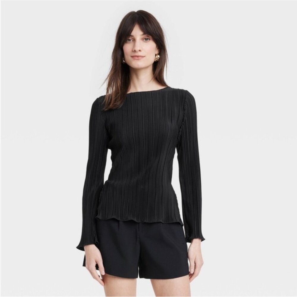 NWT Black Long Sleeve Plisse Lightweight Top - Large